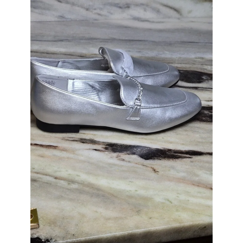 Tahari Chambord Silver Metallic Vegan‎ Leather Chain Link Loafers Size 8